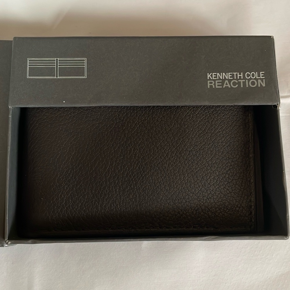 NEW Kenneth Cole Reaction Men’s Wallet